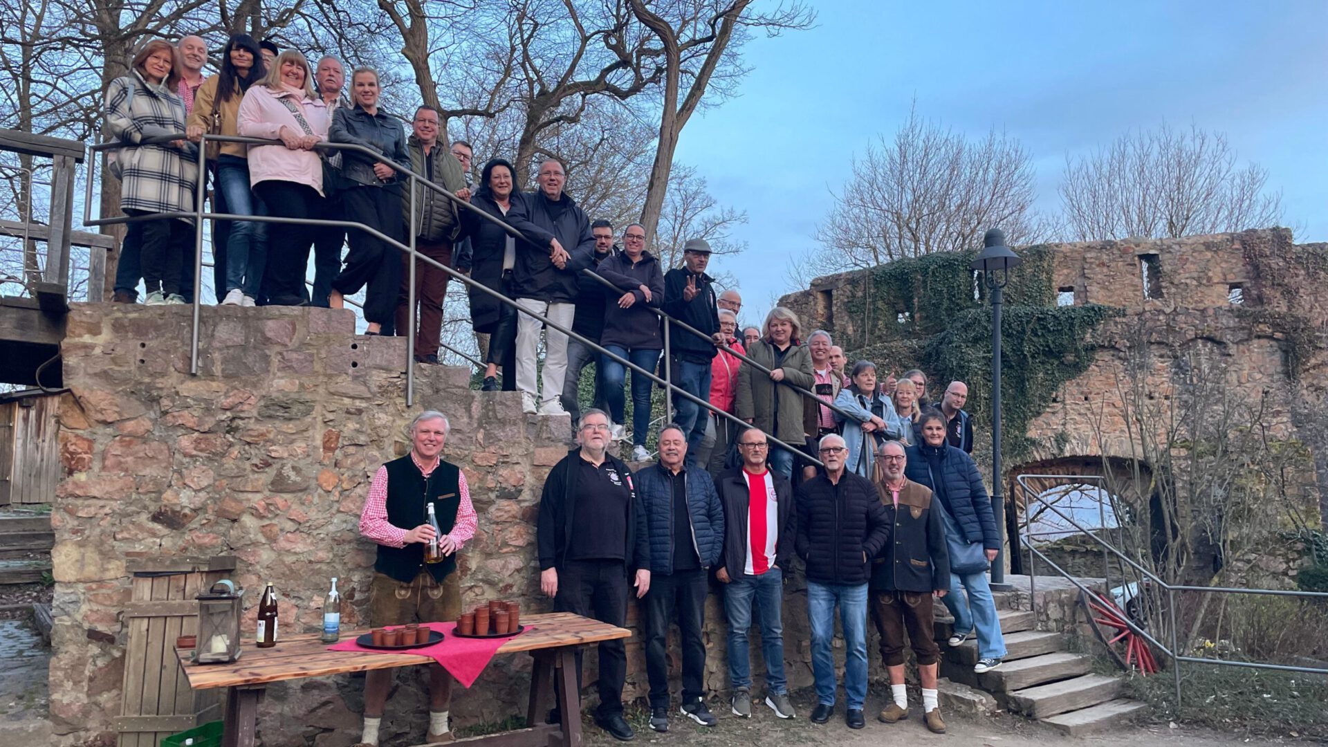 25 Jahre Gemeinschaft: Eine ritterliche Zeitreise auf Schloss Auerbach