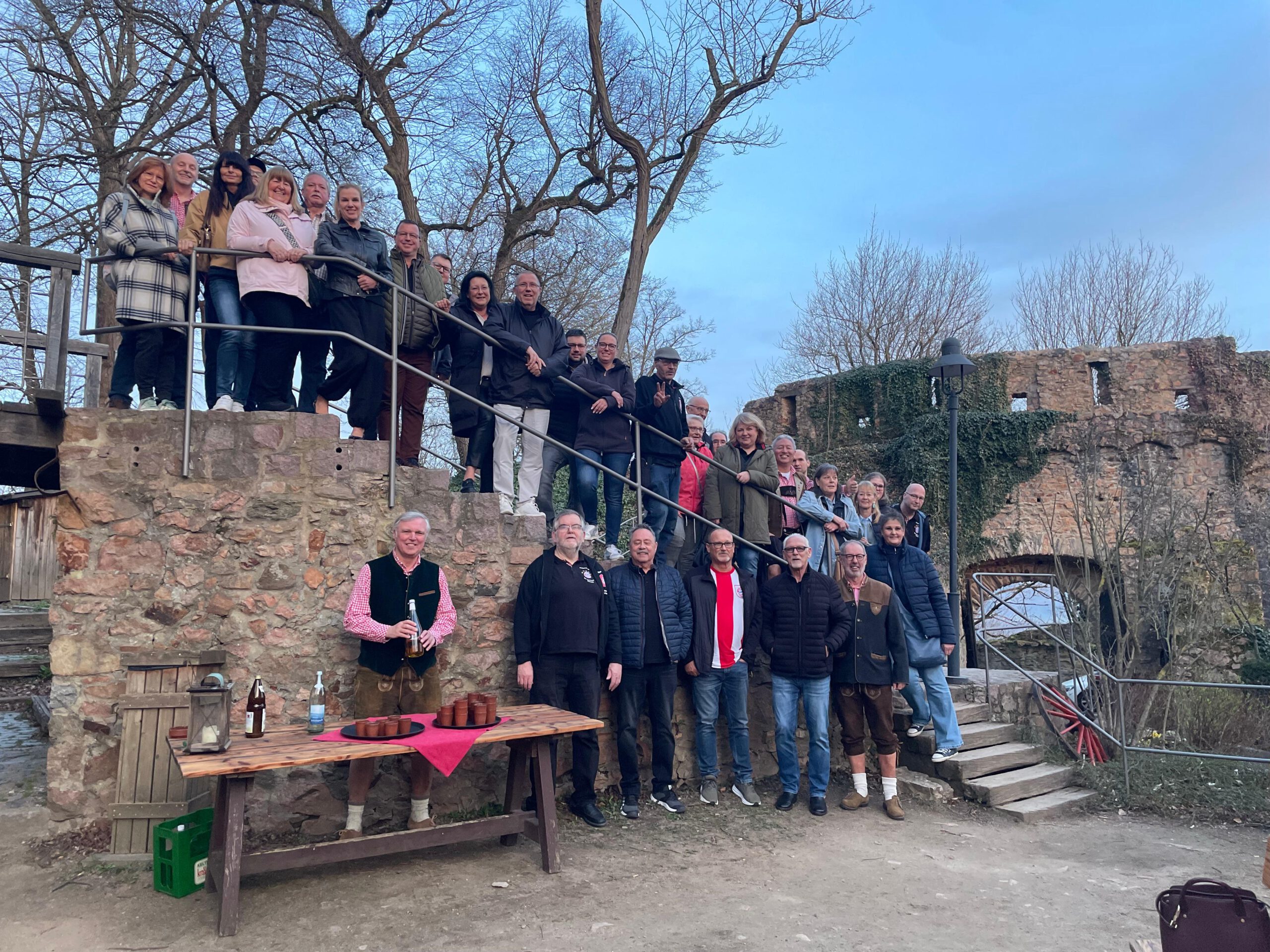 25 Jahre Gemeinschaft: Eine ritterliche Zeitreise auf Schloss Auerbach